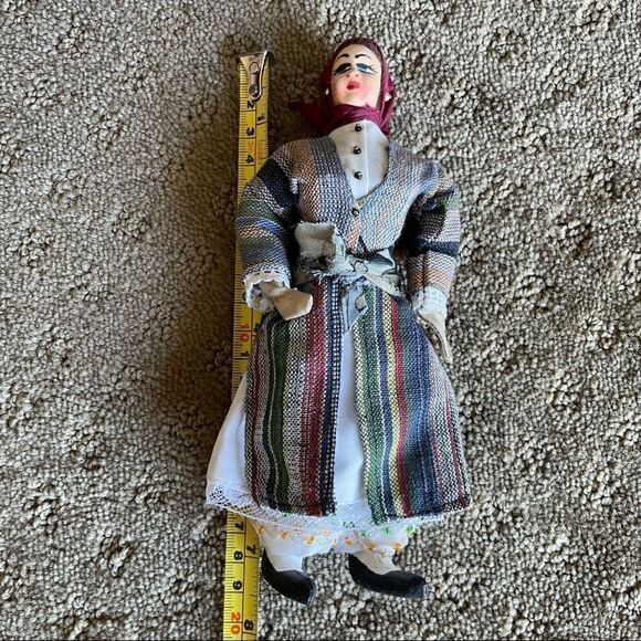 Vintage Handmade Romanian Doll in Traditional Costume - Picture 8 of 10